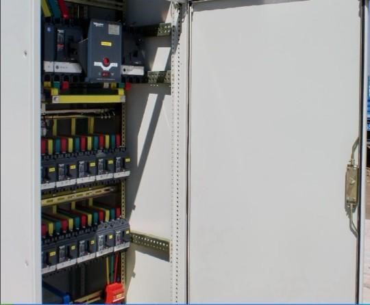 Dual power distribution cabinet